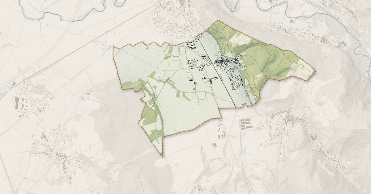 Portrait cartographique de Ambutrix : relief, eau, forêts, bâti et voies, calculés à partir des données de l'IGN