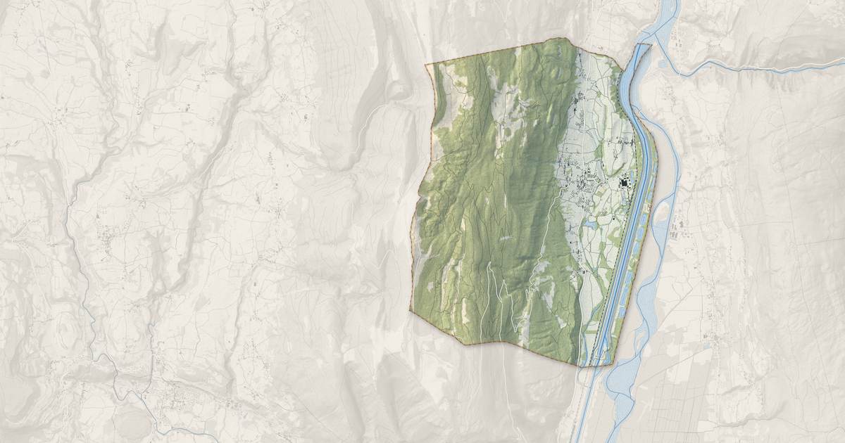 Portrait cartographique de Anglefort : relief, eau, forêts, bâti et voies, calculés à partir des données de l'IGN
