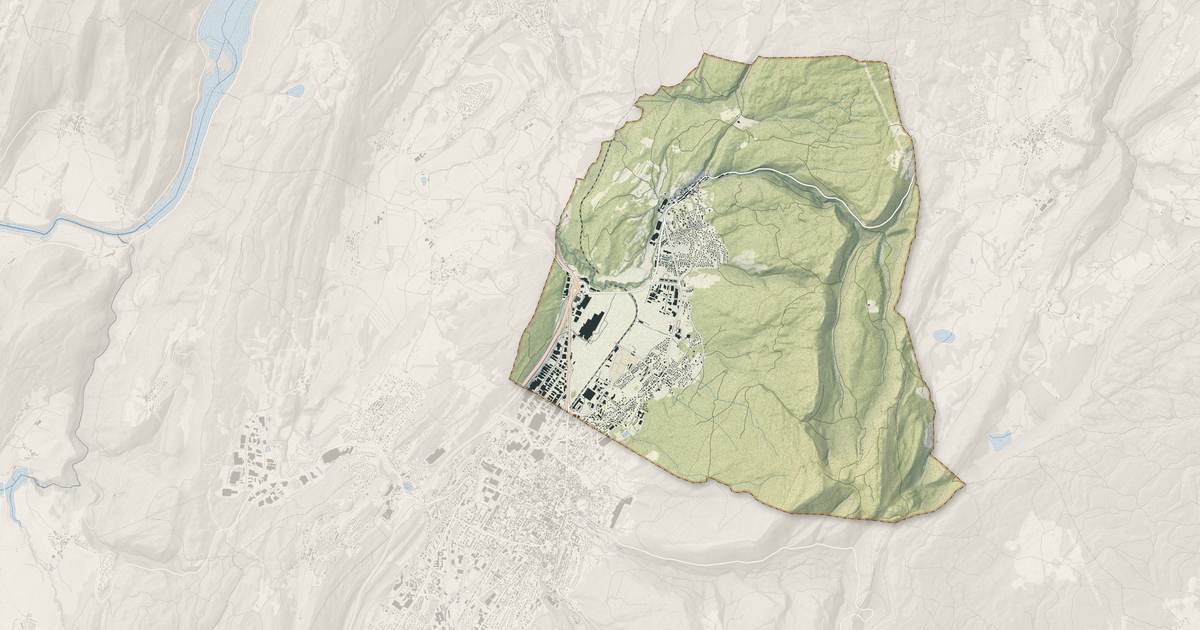 Portrait cartographique de Arbent : relief, eau, forêts, bâti et voies, calculés à partir des données de l'IGN