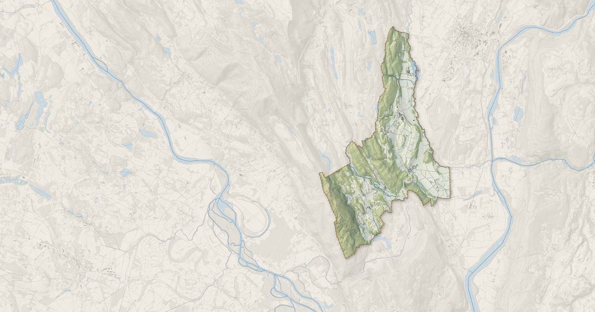 Portrait cartographique de Arboys en Bugey : relief, eau, forêts, bâti et voies, calculés à partir des données de l'IGN