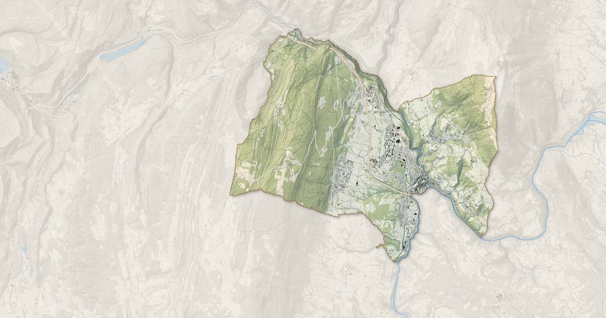 Portrait cartographique de Valserhône : relief, eau, forêts, bâti et voies, calculés à partir des données de l'IGN