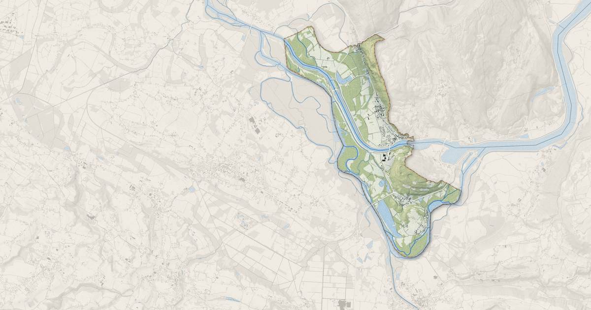 Portrait cartographique de Brégnier-Cordon : relief, eau, forêts, bâti et voies, calculés à partir des données de l'IGN