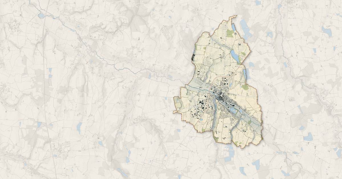 Portrait cartographique de Châtillon-sur-Chalaronne : relief, eau, forêts, bâti et voies, calculés à partir des données de l'IGN