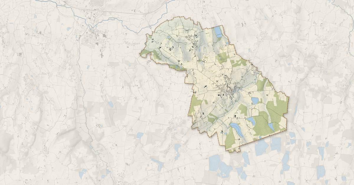 Portrait cartographique de Chaveyriat : relief, eau, forêts, bâti et voies, calculés à partir des données de l'IGN