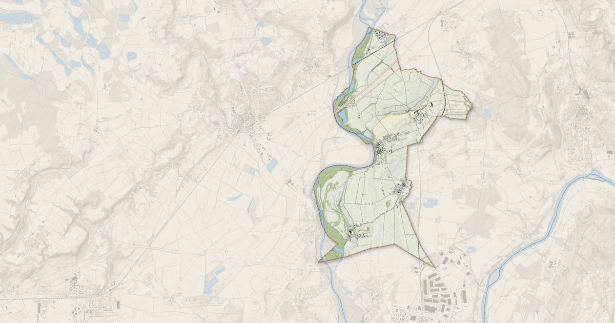 Portrait cartographique de Chazey-sur-Ain : relief, eau, forêts, bâti et voies, calculés à partir des données de l'IGN