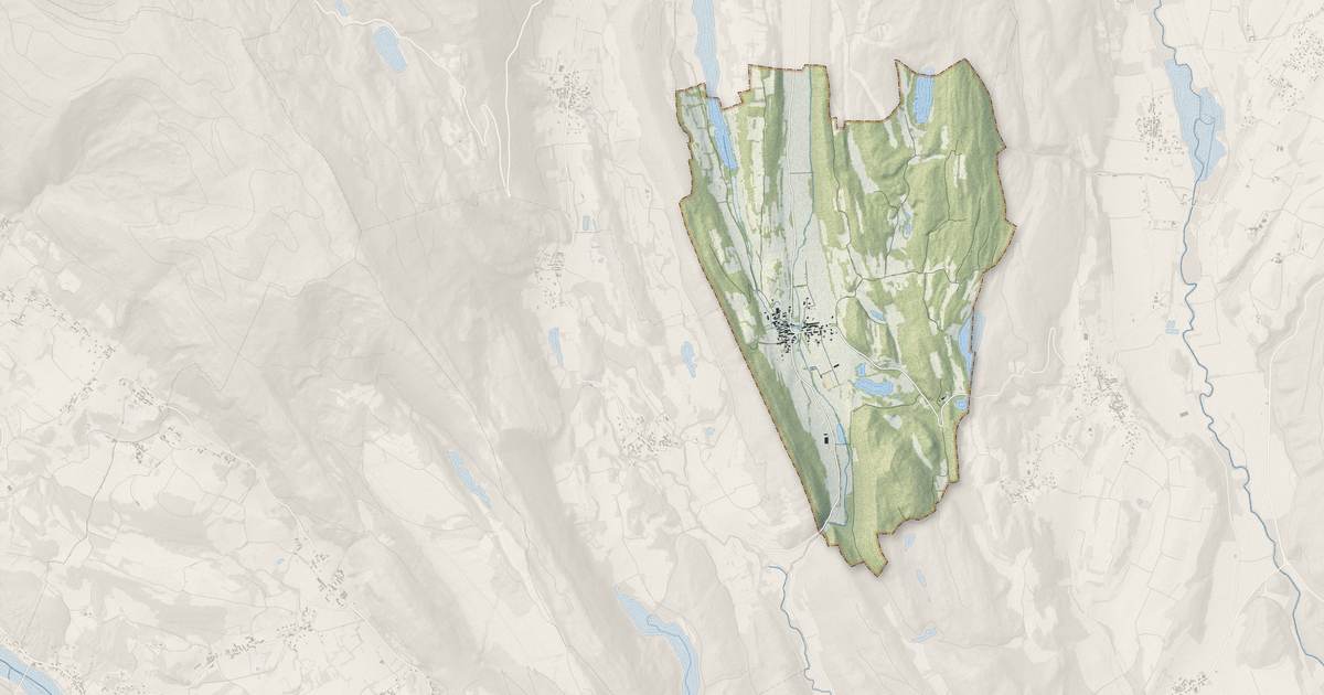 Portrait cartographique de Colomieu : relief, eau, forêts, bâti et voies, calculés à partir des données de l'IGN