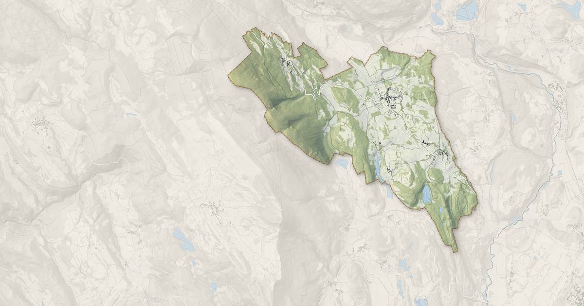 Portrait cartographique de Contrevoz : relief, eau, forêts, bâti et voies, calculés à partir des données de l'IGN