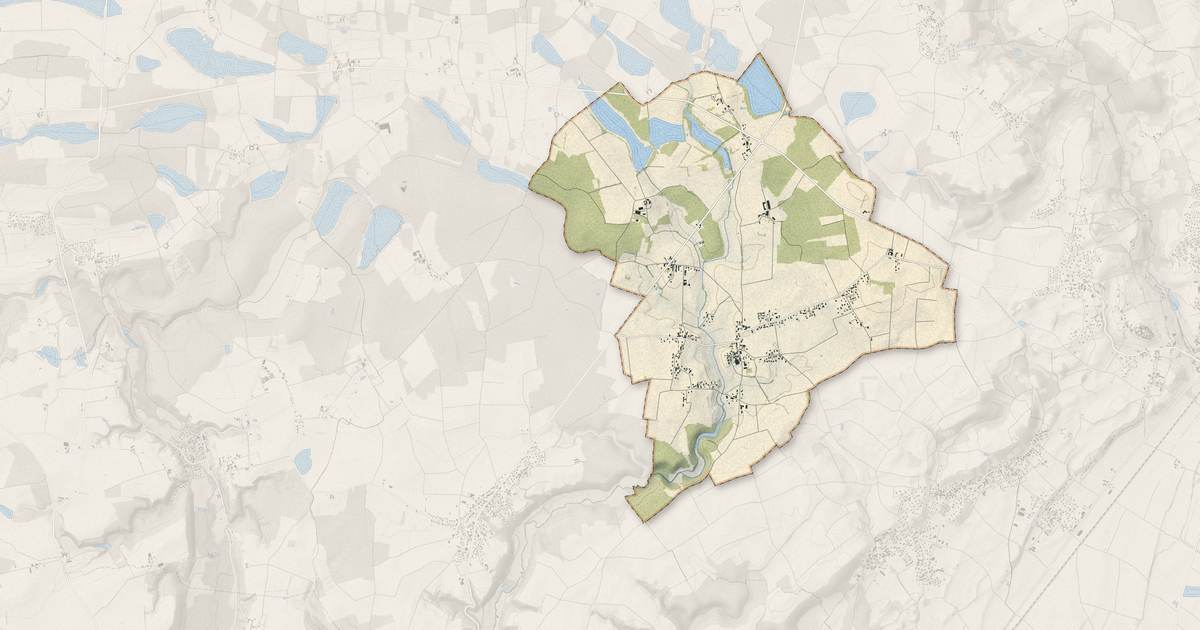 Portrait cartographique de Faramans : relief, eau, forêts, bâti et voies, calculés à partir des données de l'IGN