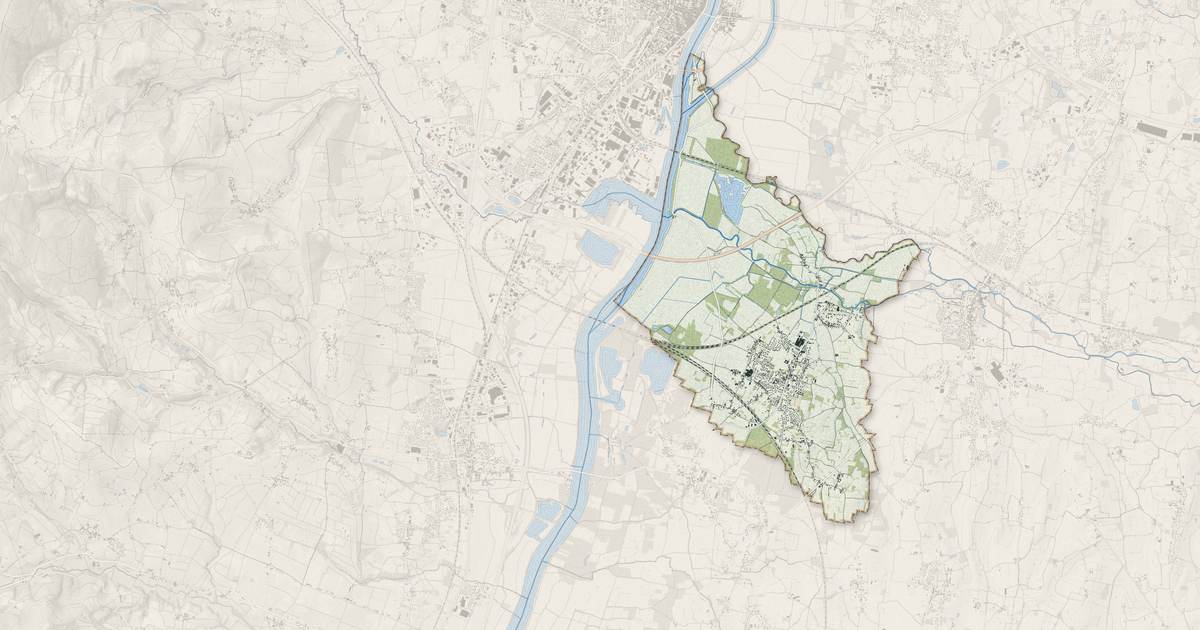 Portrait cartographique de Grièges : relief, eau, forêts, bâti et voies, calculés à partir des données de l'IGN