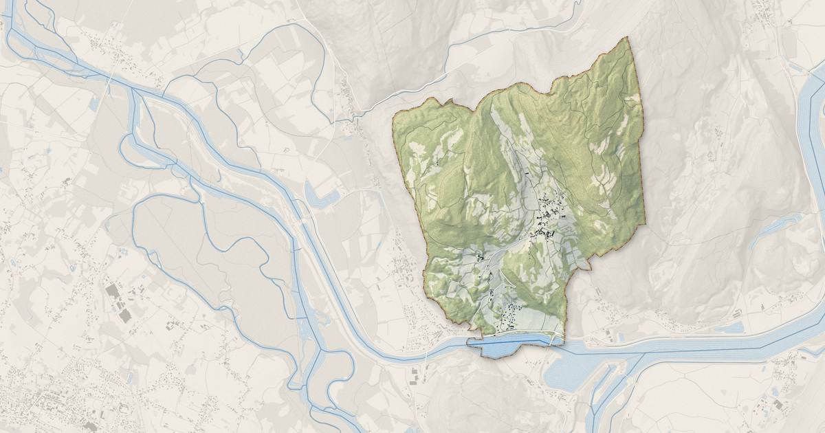 Portrait cartographique de Izieu : relief, eau, forêts, bâti et voies, calculés à partir des données de l'IGN