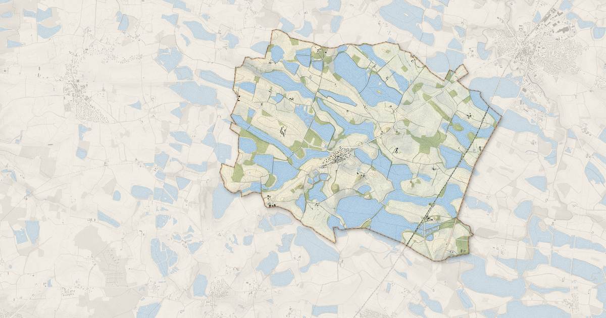 Portrait cartographique de Lapeyrouse : relief, eau, forêts, bâti et voies, calculés à partir des données de l'IGN