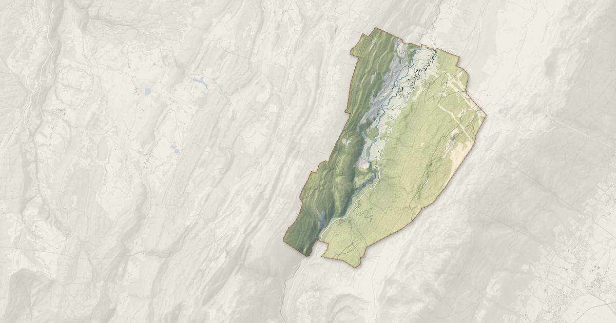 Portrait cartographique de Lélex : relief, eau, forêts, bâti et voies, calculés à partir des données de l'IGN