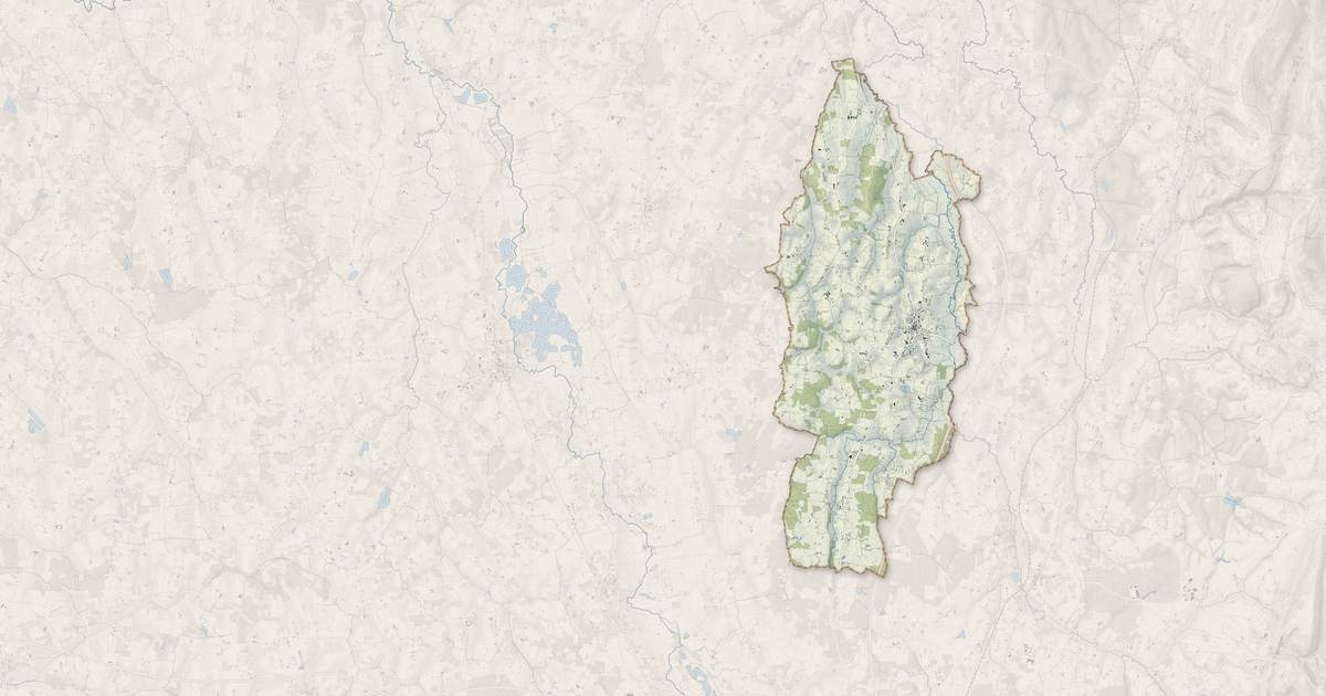 Portrait cartographique de Marboz : relief, eau, forêts, bâti et voies, calculés à partir des données de l'IGN