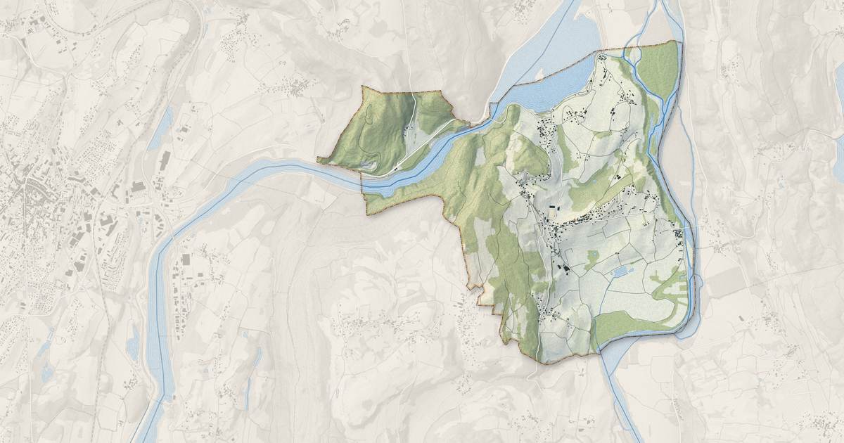 Portrait cartographique de Massignieu-de-Rives : relief, eau, forêts, bâti et voies, calculés à partir des données de l'IGN