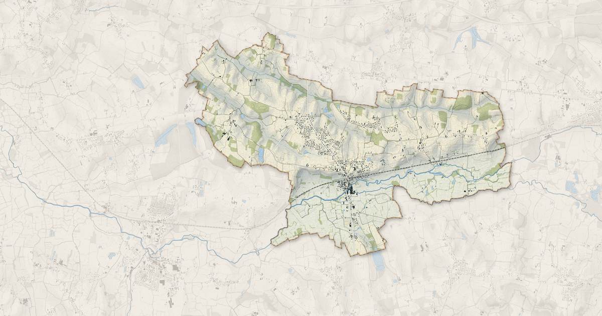 Portrait cartographique de Mézériat : relief, eau, forêts, bâti et voies, calculés à partir des données de l'IGN