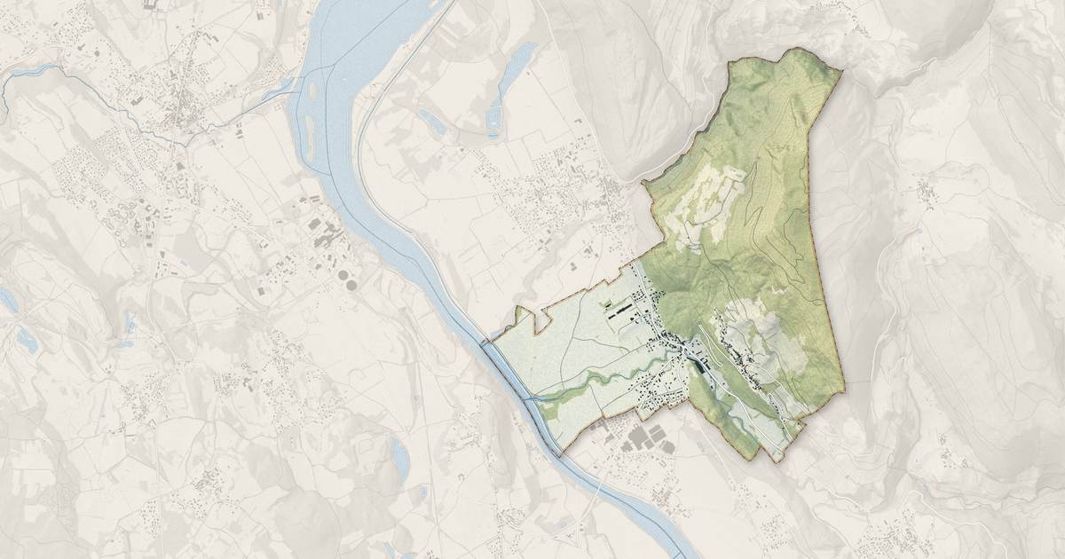 Portrait cartographique de Montagnieu : relief, eau, forêts, bâti et voies, calculés à partir des données de l'IGN