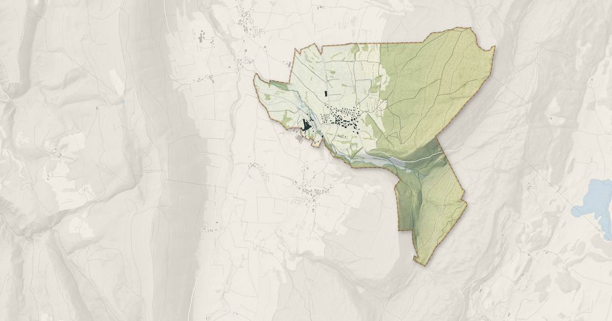 Portrait cartographique de Outriaz : relief, eau, forêts, bâti et voies, calculés à partir des données de l'IGN