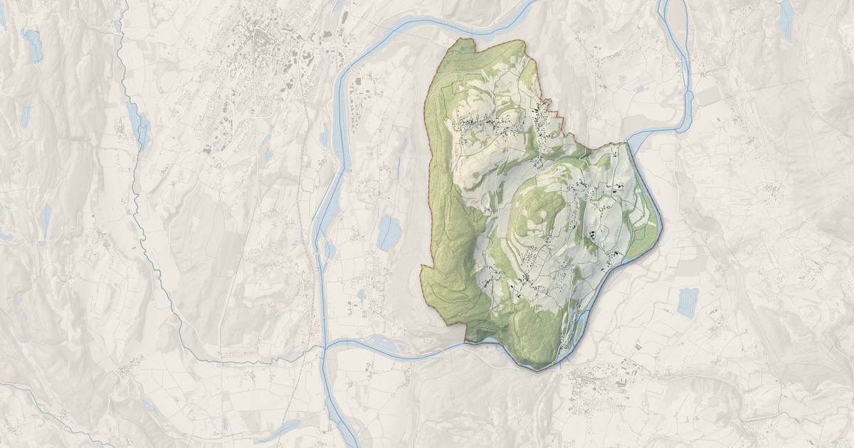 Portrait cartographique de Parves et Nattages : relief, eau, forêts, bâti et voies, calculés à partir des données de l'IGN