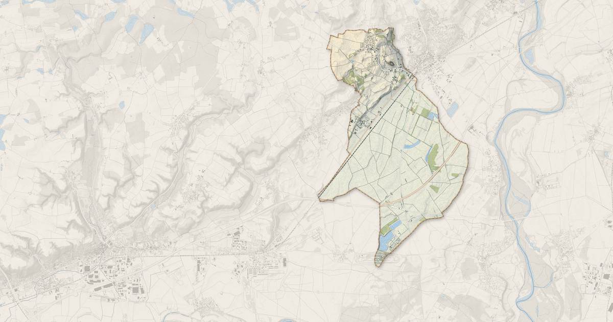 Portrait cartographique de Pérouges : relief, eau, forêts, bâti et voies, calculés à partir des données de l'IGN