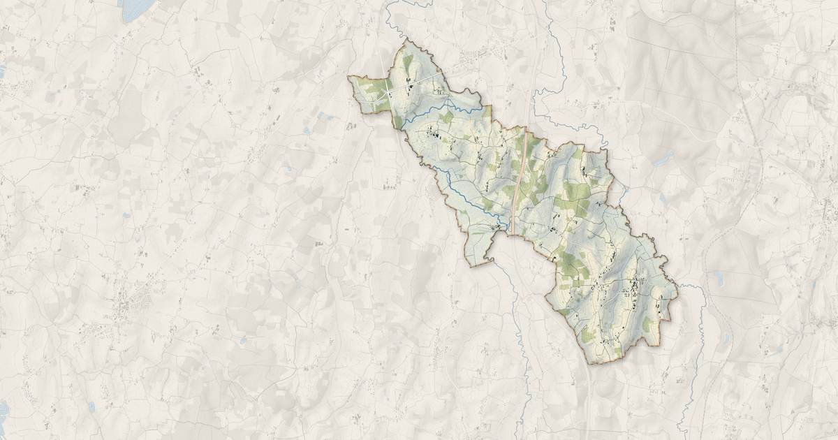 Portrait cartographique de Pirajoux : relief, eau, forêts, bâti et voies, calculés à partir des données de l'IGN