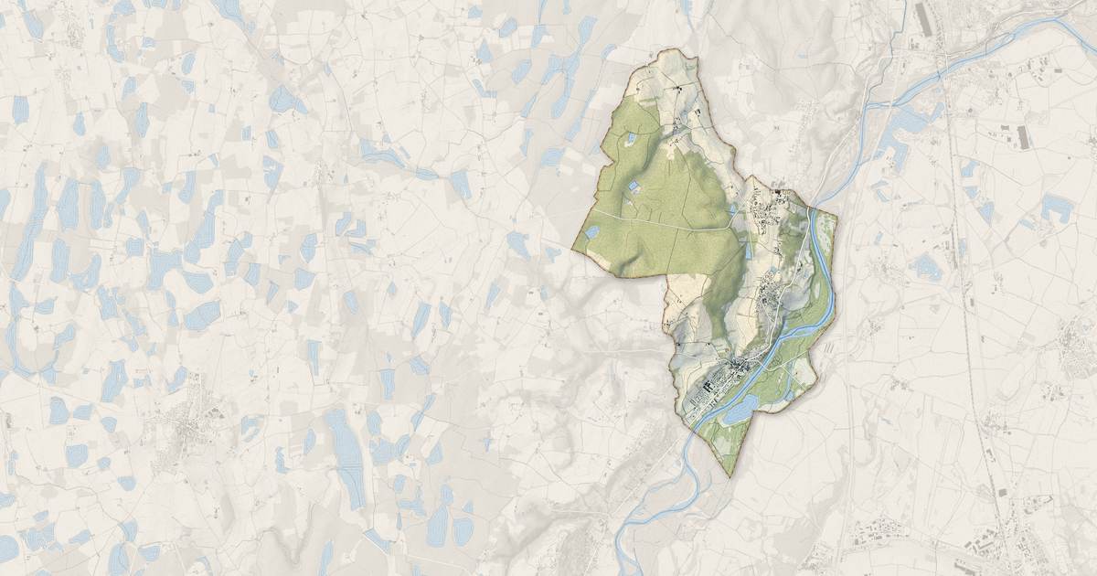 Portrait cartographique de Priay : relief, eau, forêts, bâti et voies, calculés à partir des données de l'IGN
