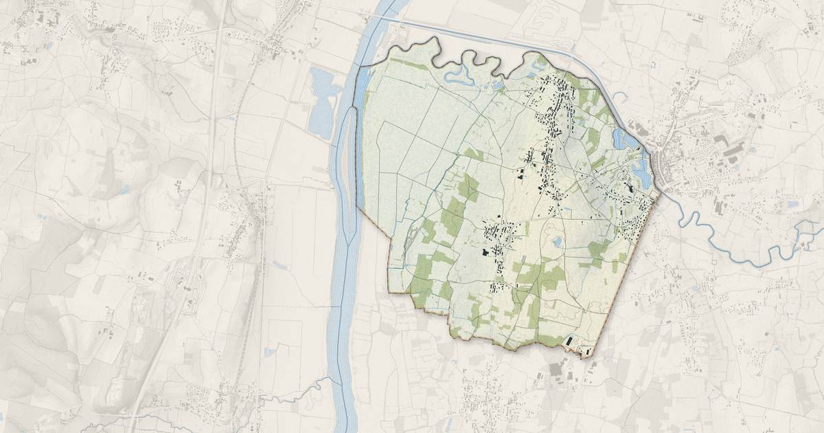 Portrait cartographique de Reyssouze : relief, eau, forêts, bâti et voies, calculés à partir des données de l'IGN