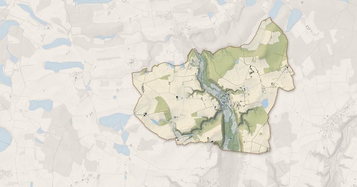 Portrait cartographique de Sainte-Croix : relief, eau, forêts, bâti et voies, calculés à partir des données de l'IGN
