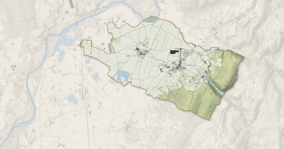 Portrait cartographique de Saint-Jean-le-Vieux : relief, eau, forêts, bâti et voies, calculés à partir des données de l'IGN
