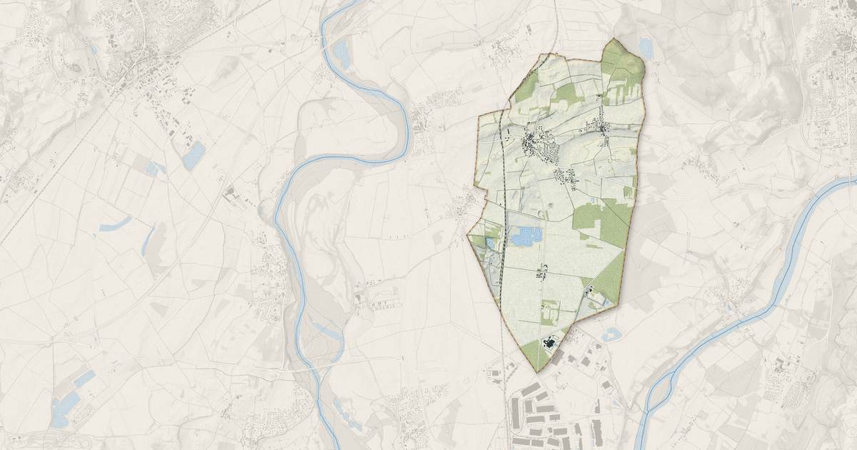Portrait cartographique de Sainte-Julie : relief, eau, forêts, bâti et voies, calculés à partir des données de l'IGN