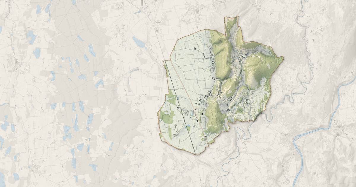 Portrait cartographique de Saint-Martin-du-Mont : relief, eau, forêts, bâti et voies, calculés à partir des données de l'IGN