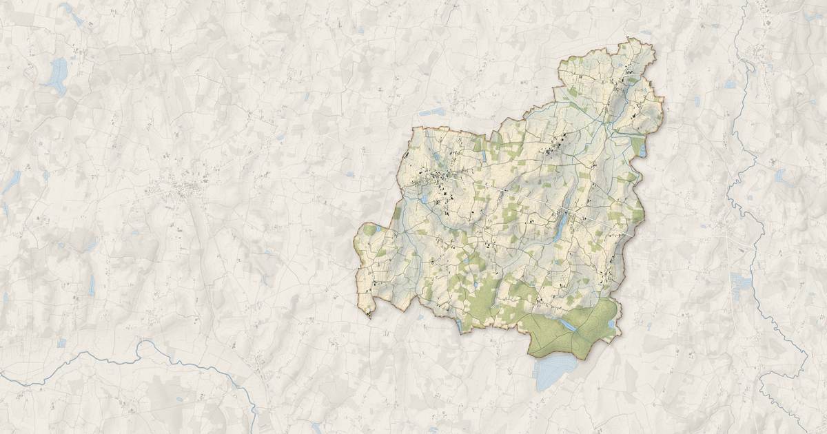 Portrait cartographique de Saint-Nizier-le-Bouchoux : relief, eau, forêts, bâti et voies, calculés à partir des données de l'IGN