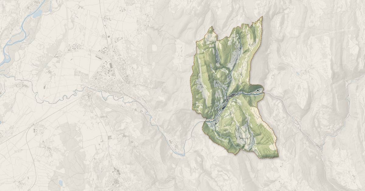 Portrait cartographique de Saint-Rambert-en-Bugey : relief, eau, forêts, bâti et voies, calculés à partir des données de l'IGN