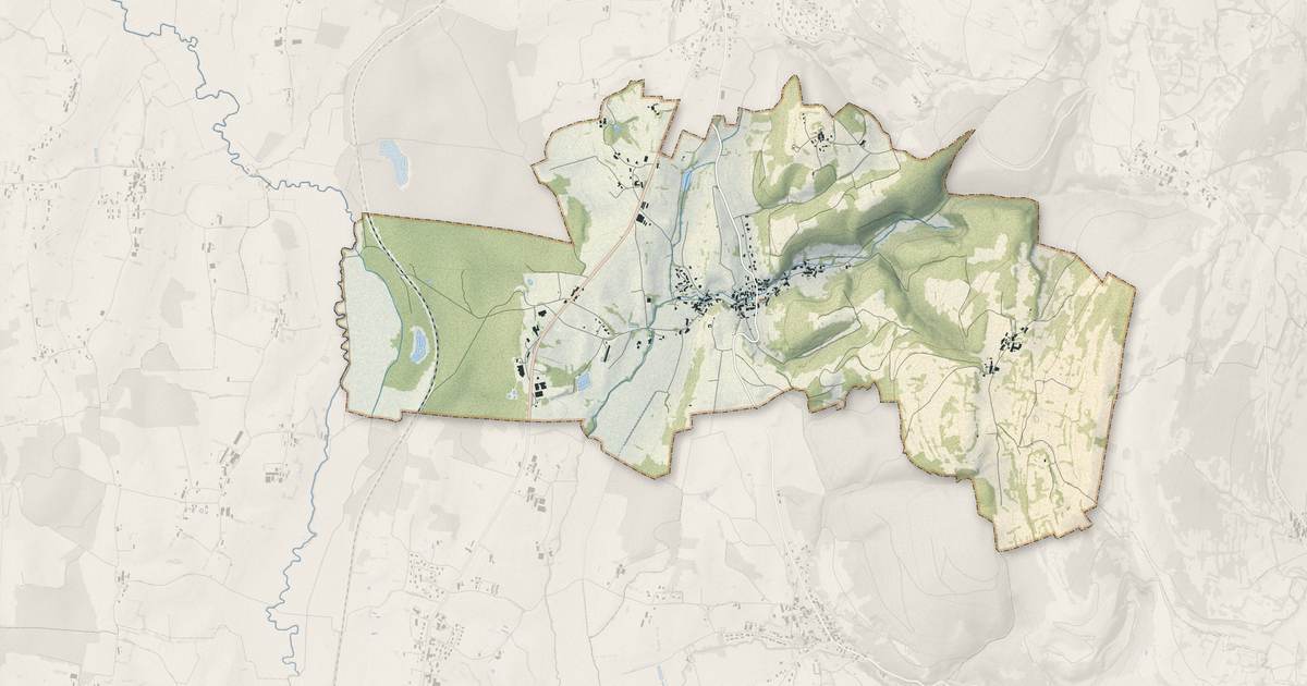 Portrait cartographique de Salavre : relief, eau, forêts, bâti et voies, calculés à partir des données de l'IGN