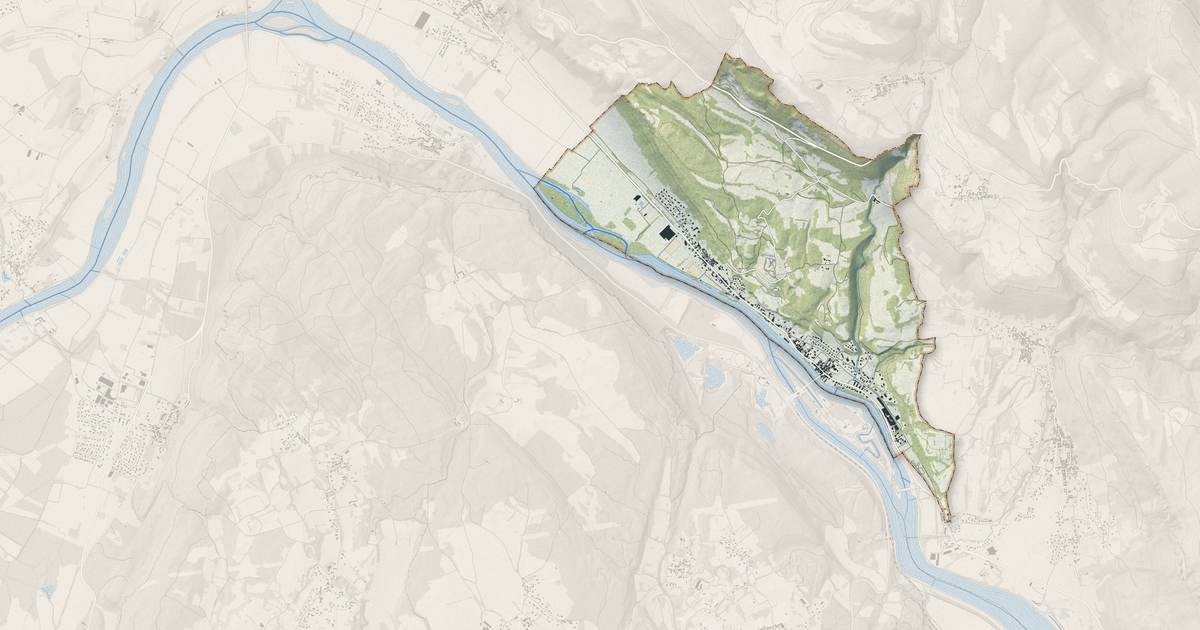 Portrait cartographique de Sault-Brénaz : relief, eau, forêts, bâti et voies, calculés à partir des données de l'IGN