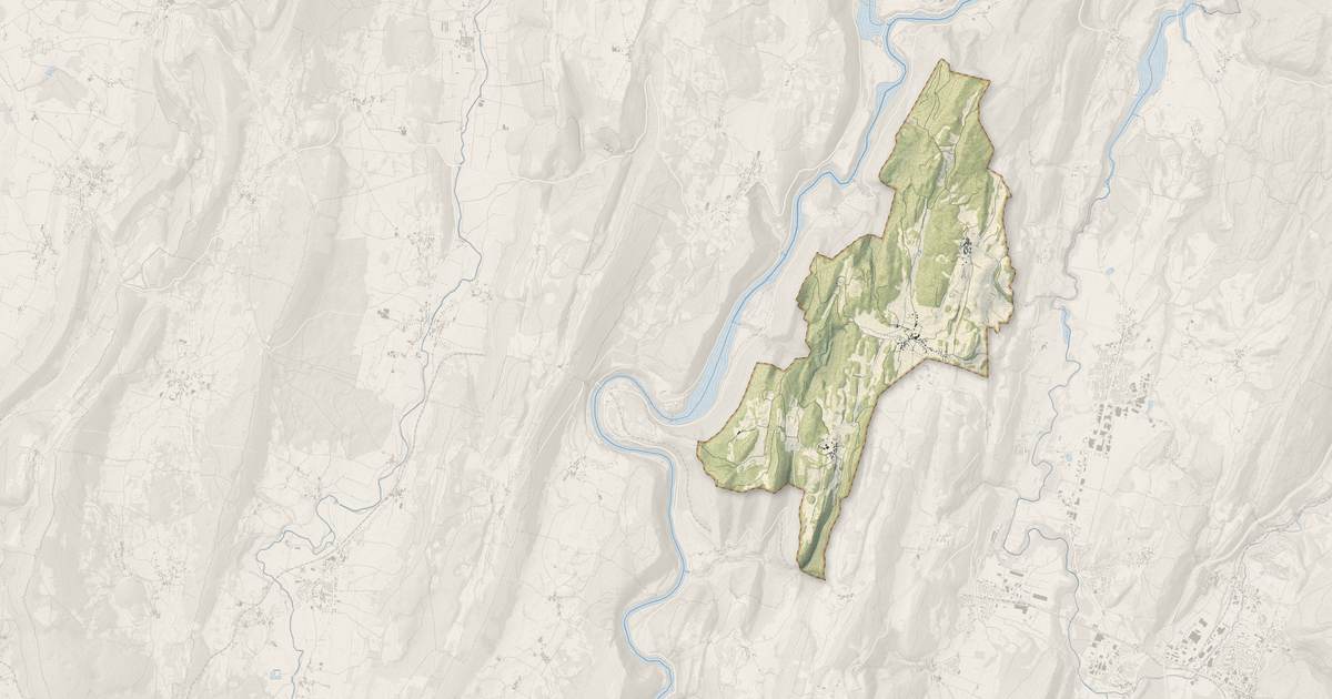 Portrait cartographique de Sonthonnax-la-Montagne : relief, eau, forêts, bâti et voies, calculés à partir des données de l'IGN