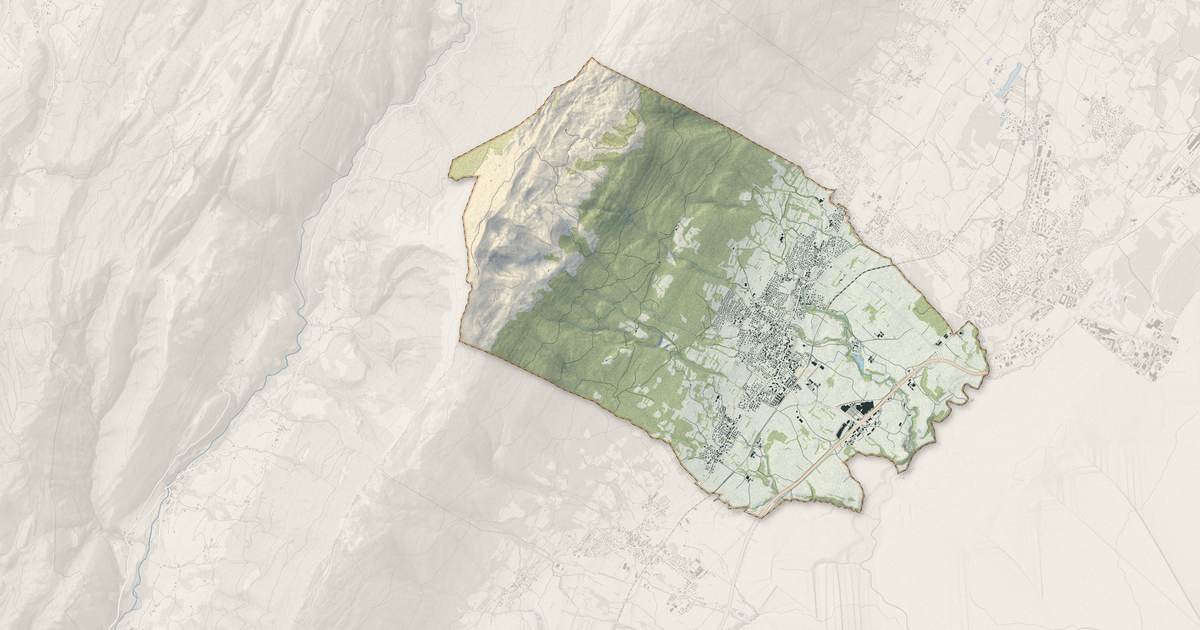 Portrait cartographique de Thoiry : relief, eau, forêts, bâti et voies, calculés à partir des données de l'IGN