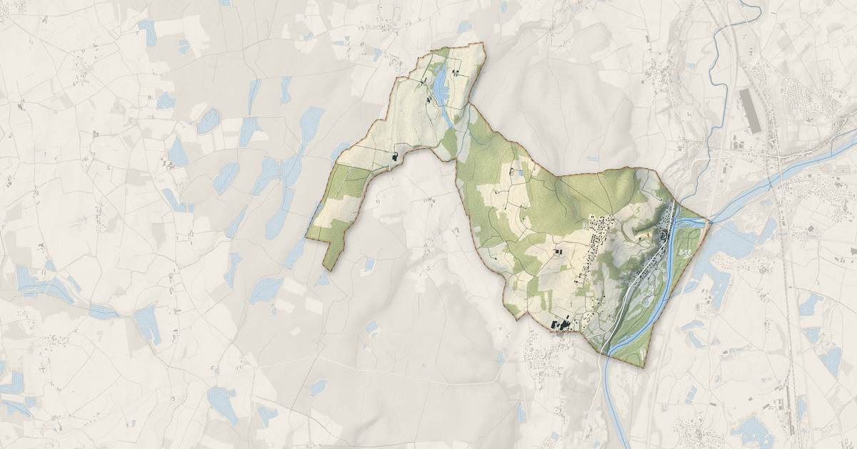 Portrait cartographique de Varambon : relief, eau, forêts, bâti et voies, calculés à partir des données de l'IGN
