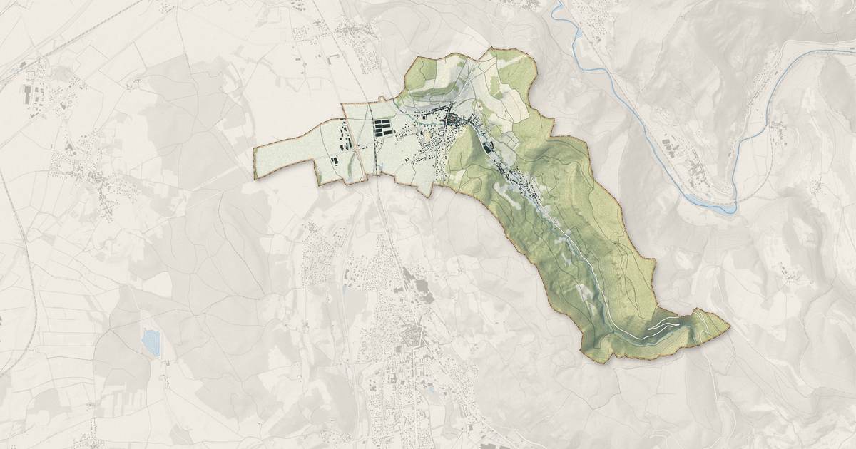 Portrait cartographique de Vaux-en-Bugey : relief, eau, forêts, bâti et voies, calculés à partir des données de l'IGN