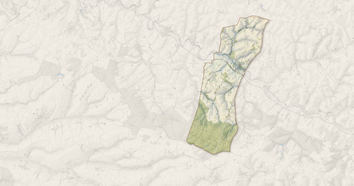 Portrait cartographique de Aubenton : relief, eau, forêts, bâti et voies, calculés à partir des données de l'IGN