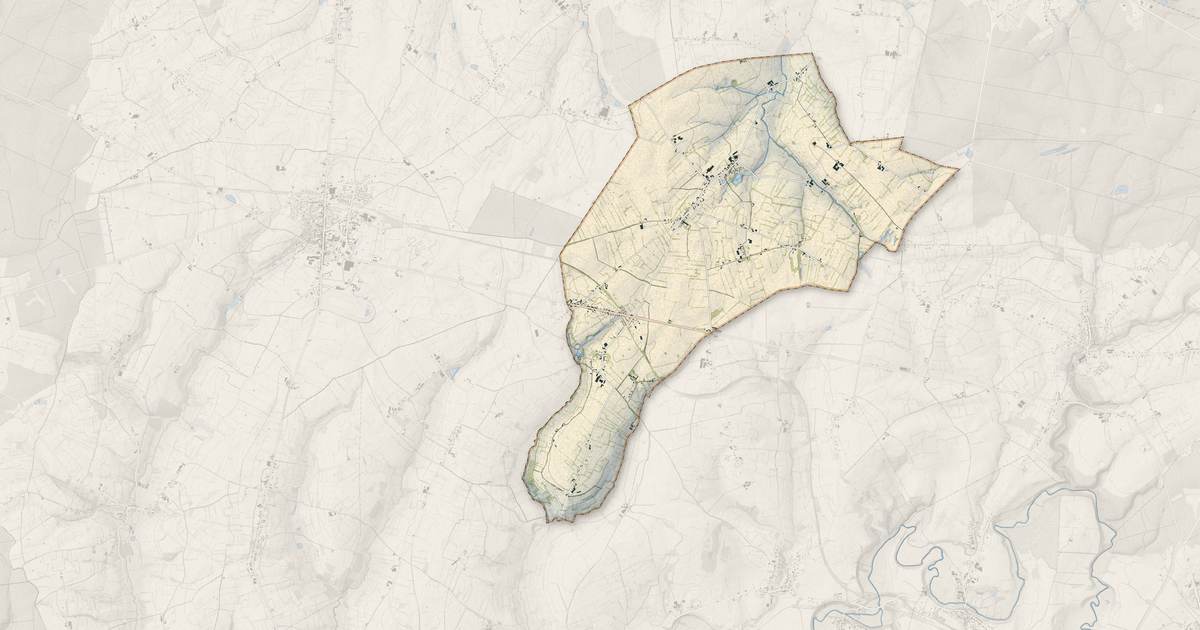 Portrait cartographique de Clairfontaine : relief, eau, forêts, bâti et voies, calculés à partir des données de l'IGN