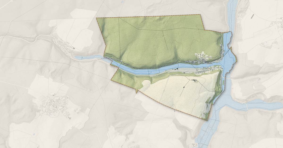 Portrait cartographique de Corcy : relief, eau, forêts, bâti et voies, calculés à partir des données de l'IGN