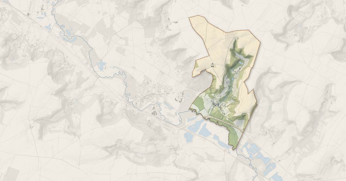 Portrait cartographique de Courcelles-sur-Vesle : relief, eau, forêts, bâti et voies, calculés à partir des données de l'IGN