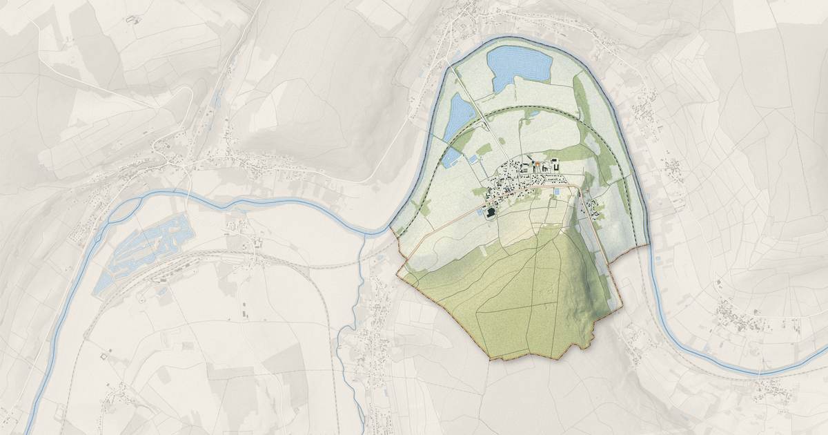 Portrait cartographique de Courtemont-Varennes : relief, eau, forêts, bâti et voies, calculés à partir des données de l'IGN