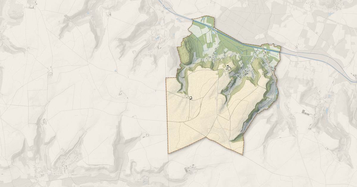 Portrait cartographique de Crécy-au-Mont : relief, eau, forêts, bâti et voies, calculés à partir des données de l'IGN