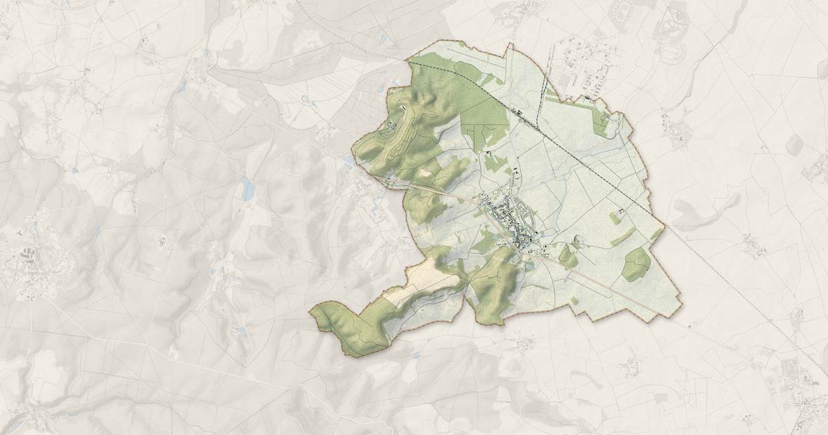 Portrait cartographique de Crépy : relief, eau, forêts, bâti et voies, calculés à partir des données de l'IGN