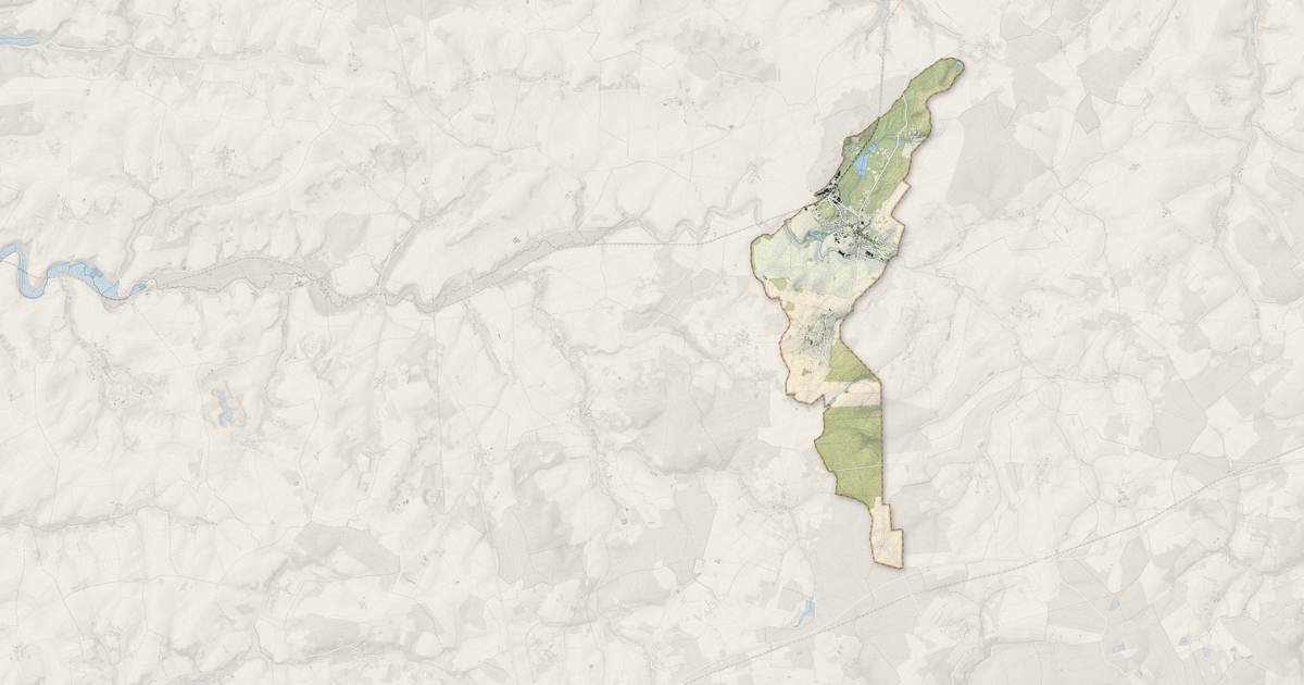 Portrait cartographique de Fère-en-Tardenois : relief, eau, forêts, bâti et voies, calculés à partir des données de l'IGN
