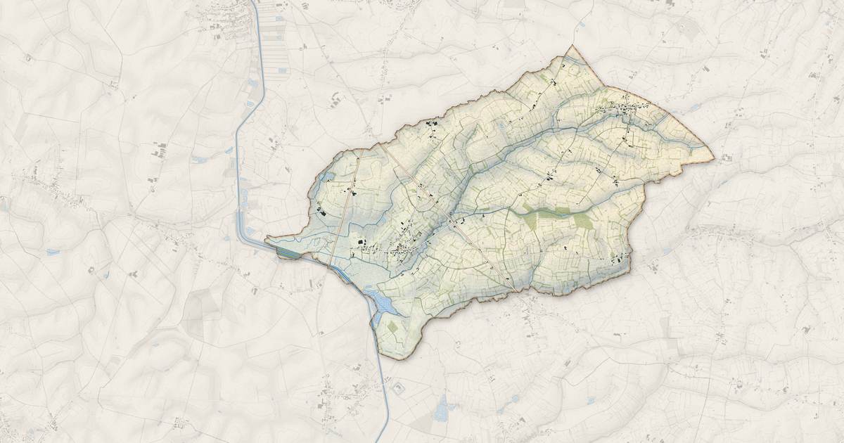 Portrait cartographique de Fesmy-le-Sart : relief, eau, forêts, bâti et voies, calculés à partir des données de l'IGN