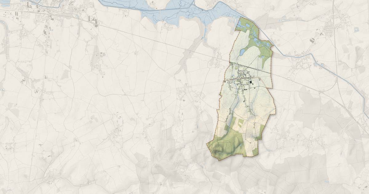Portrait cartographique de Flavy-le-Martel : relief, eau, forêts, bâti et voies, calculés à partir des données de l'IGN