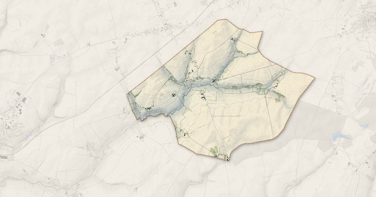 Portrait cartographique de Landouzy-la-Cour : relief, eau, forêts, bâti et voies, calculés à partir des données de l'IGN