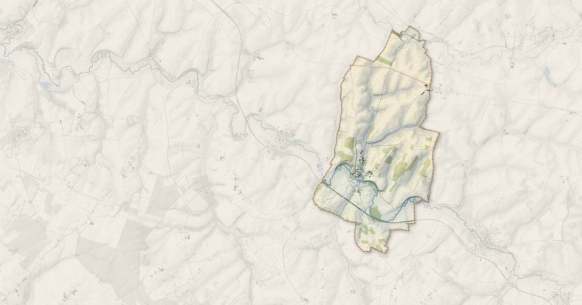 Portrait cartographique de Leuze : relief, eau, forêts, bâti et voies, calculés à partir des données de l'IGN